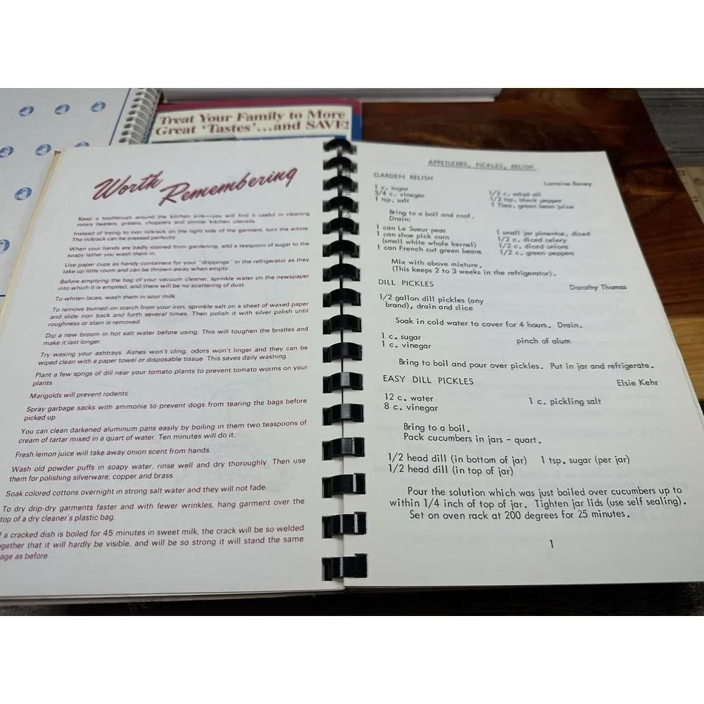 Lot Of Four Favorite Recipes Our Best Cooks Moose Bloomington IL Pampered Chef +